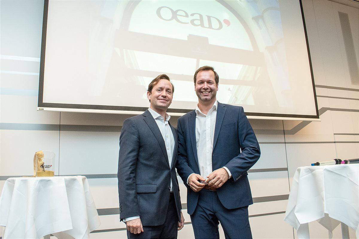 Jakob Calice (im Bild links; Geschäftsführer der OeAD-GmbH ab 2019) und Stefan Zotti (GF OeAD-GmbH)