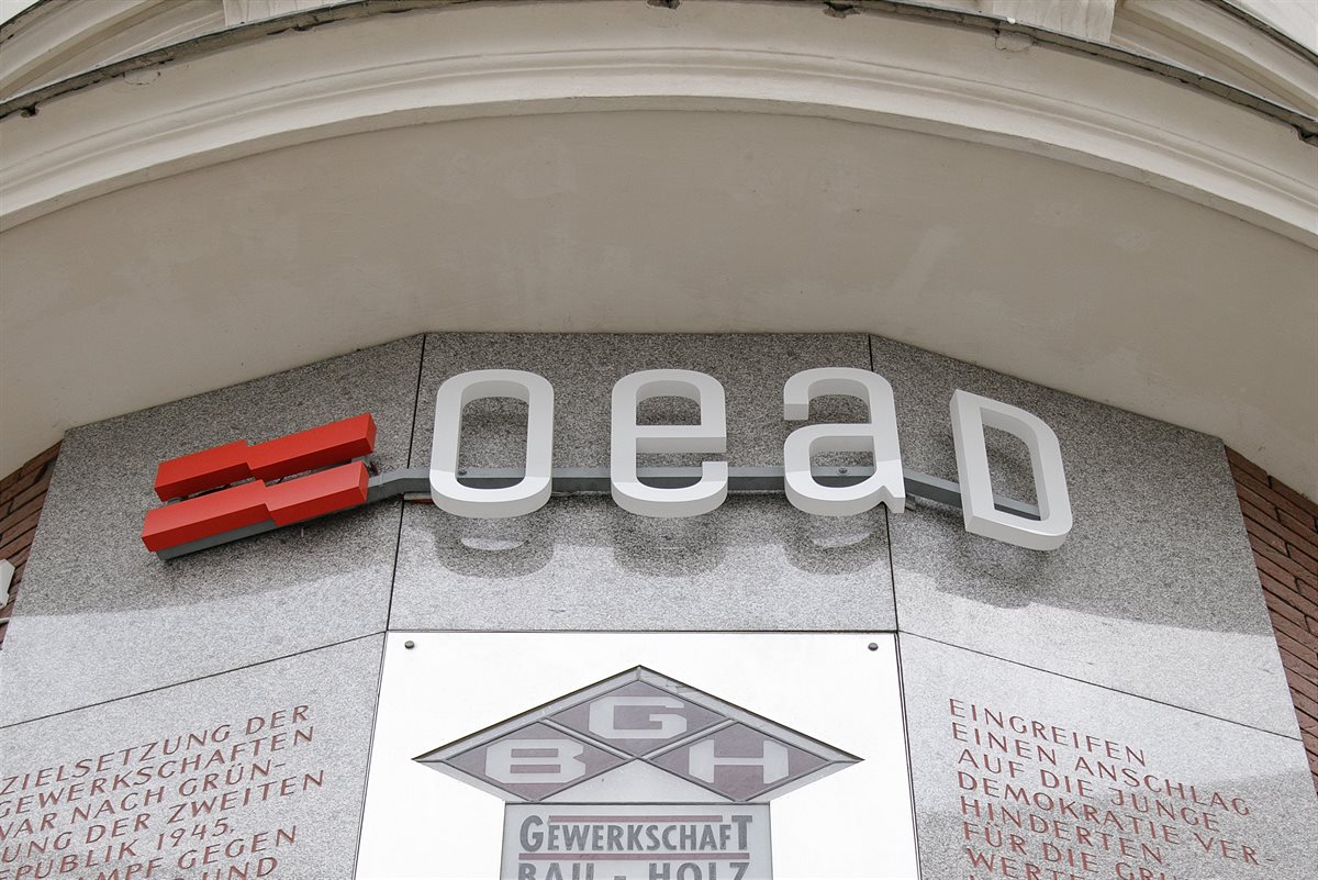 Bis 2009 war im heutigen OeAD-Haus die Gewerkschaft Bau-Holz untergebracht.