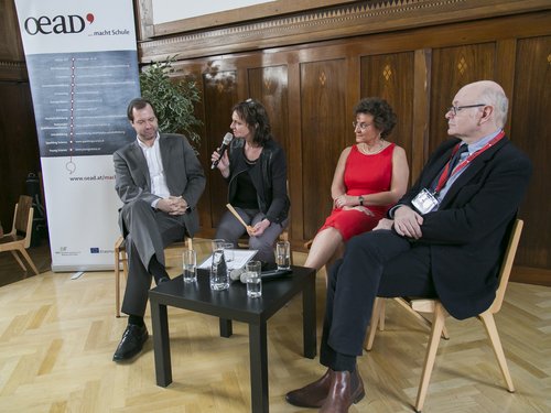 Podiumsdiskussion "Schule grenzenlos - grenzenlose Anforderungen? Was soll die Lehrperson