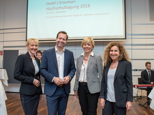 im Bild vlnr: Barbara Weitgruber (BMBWF), Stefan Zotti (OeAD-GmbH), Barbara Bittner (FH Campus Wien), Eva Egron-Polak (Inter. Association of Universites) 