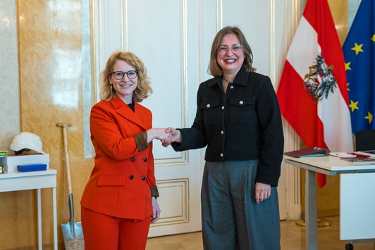 Wissenschaftsministerin Holzleitner gratuliert: Ivona Brandić ist die 500. Wissenschaftsbotschafterin