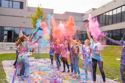 Colours for school painting Inside Holi Farben